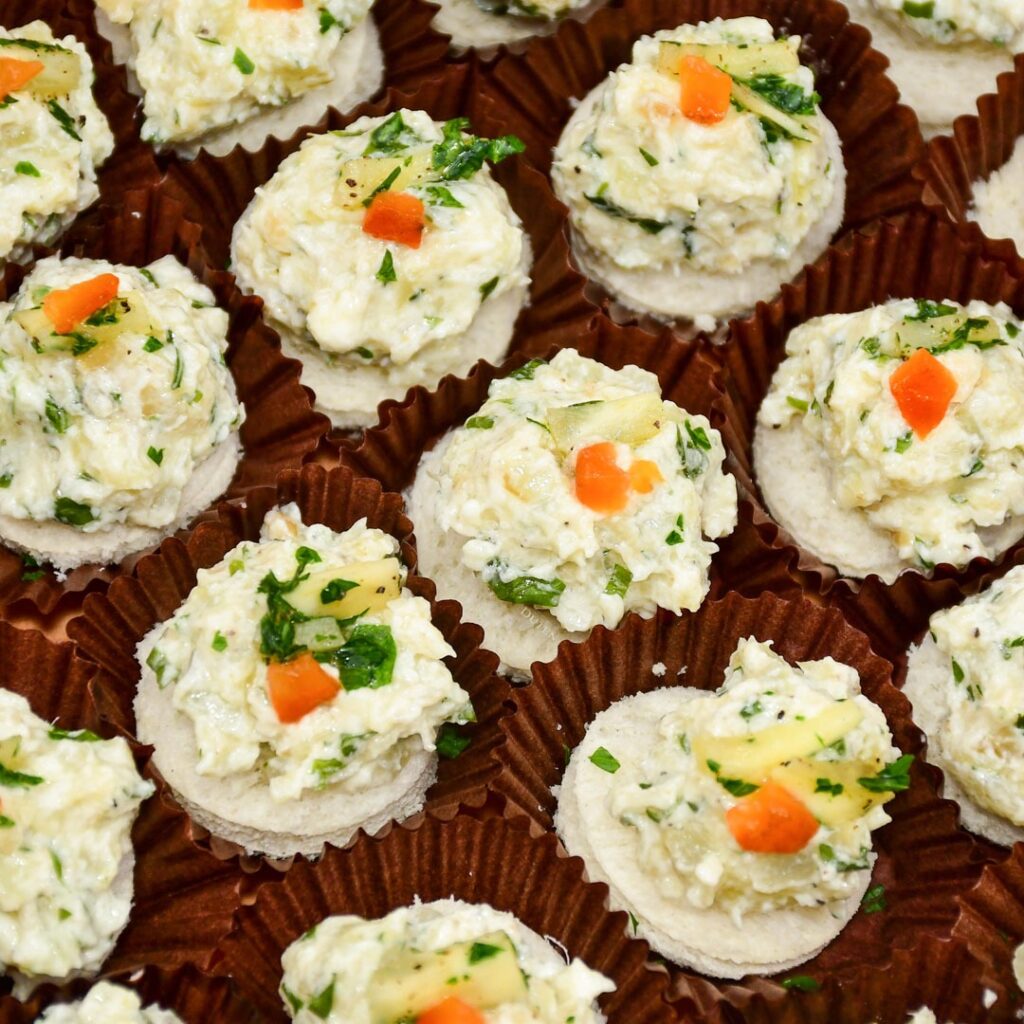 Canapes de alcachofa
