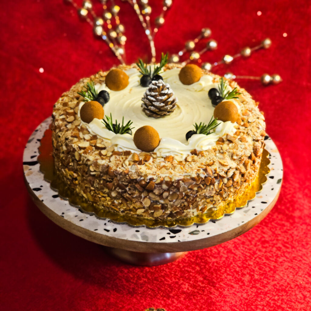 Postres navideños Duten Mini Torta de Frutos rojos, carrot cake y torta de chocolate 100% naturales y panetones artesanales