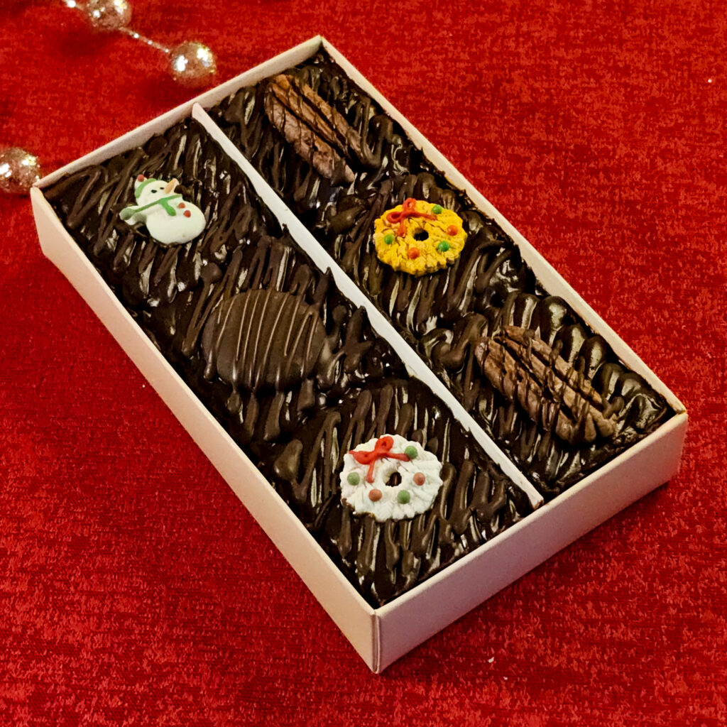 Postres navideños Duten Mini Torta de Frutos rojos, carrot cake y torta de chocolate 100% naturales y panetones artesanales