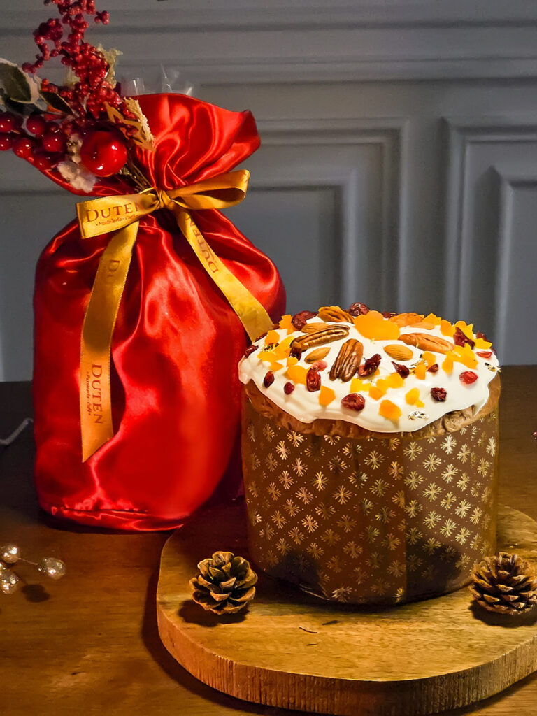 Postres navideños Duten Mini Torta de Frutos rojos, carrot cake y torta de chocolate 100% naturales y panetones artesanales