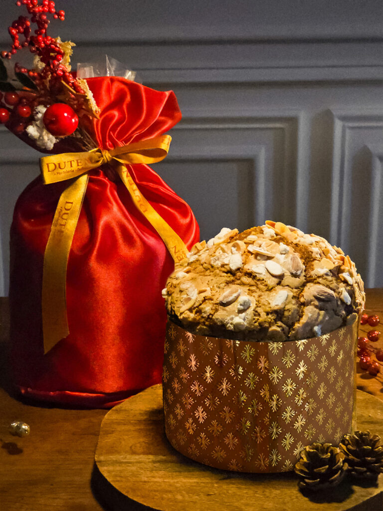 Postres navideños Duten Mini Torta de Frutos rojos, carrot cake y torta de chocolate 100% naturales y panetones artesanales