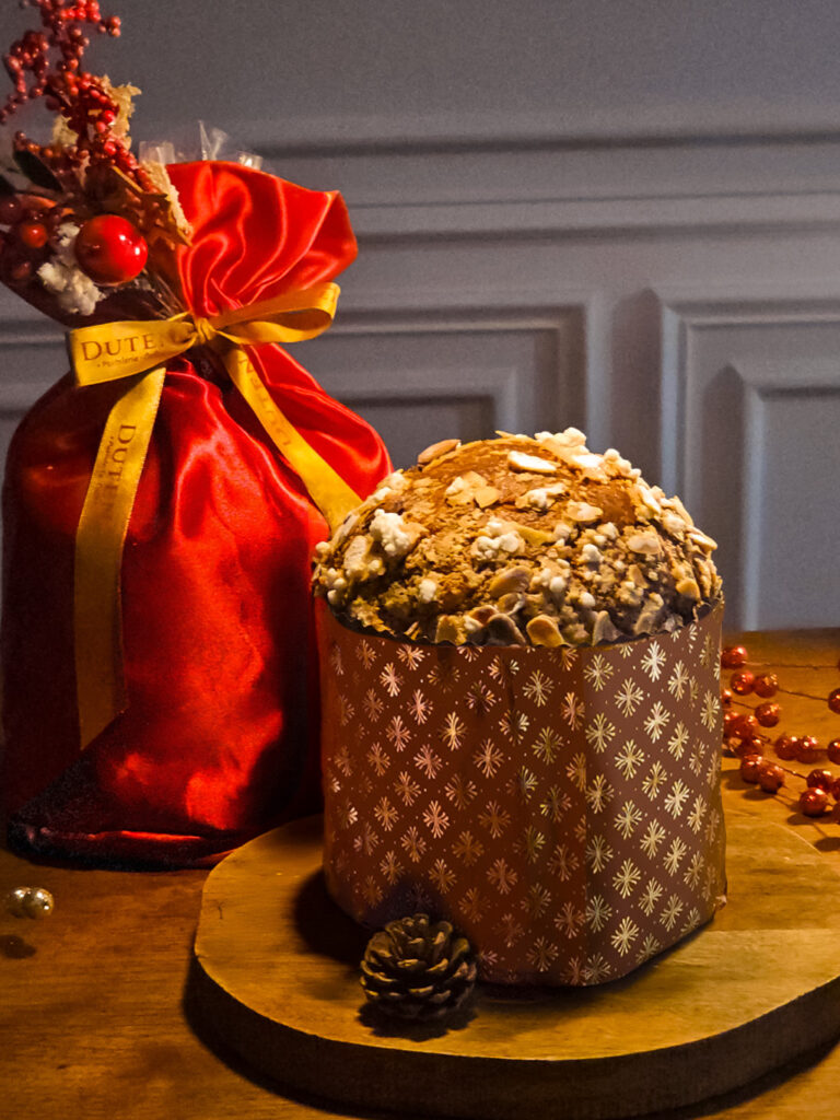 Postres navideños Duten Mini Torta de Frutos rojos, carrot cake y torta de chocolate 100% naturales y panetones artesanales
