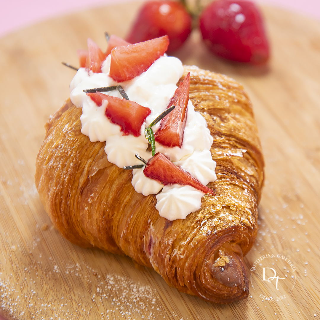 croissant de frutos rojo