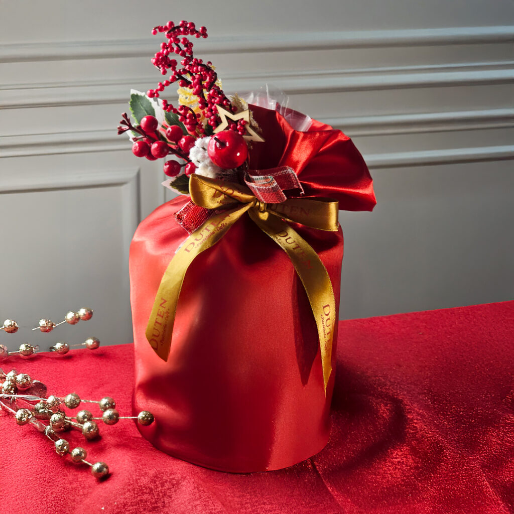 Postres navideños Duten Mini Torta de Frutos rojos, carrot cake y torta de chocolate 100% naturales y panetones artesanales