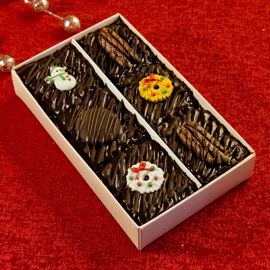 Postres navideños Duten Mini Torta de Frutos rojos, carrot cake y torta de chocolate 100% naturales y panetones artesanales